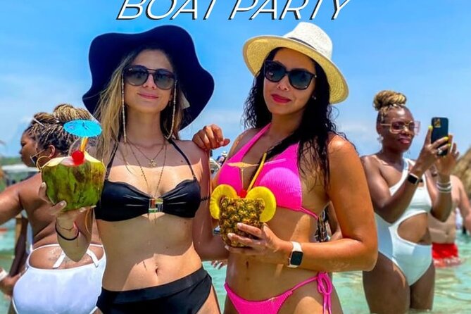 Cholon The party island, with DJ on board - Arriving at Cholon, Cartagena’s noisy party island