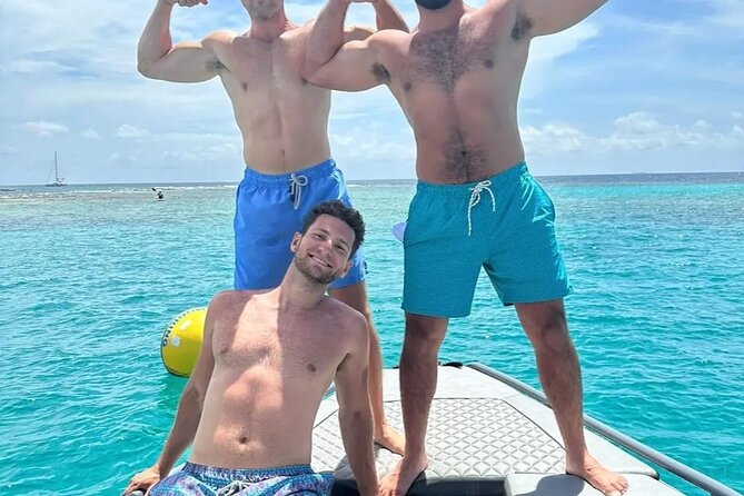 Cholon The party island, with DJ on board - The ride home and the return to Cartagena