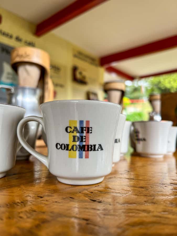 Coffee Tour Salento-Ocaso Farm- English Tour - A coffee farm visit with real work in the middle