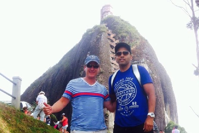 Combo Guatape and Medellin Sightseeing Tours - Pueblito Paisa and the first Medellín views