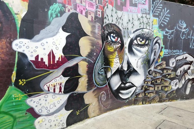 Comuna 13 tour and cable car - Why Comuna 13 deserves more than a quick photo stop
