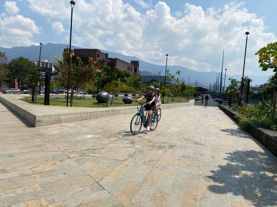 E-Bike City Tour Medellin with Local beer and Snacks - Medellin River Parks and the bike paths