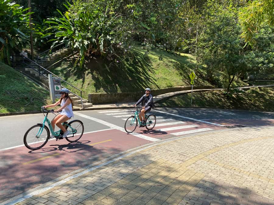E-Bike City Tour Medellin with Local beer and Snacks - La Alpujarra and the story of a changing city