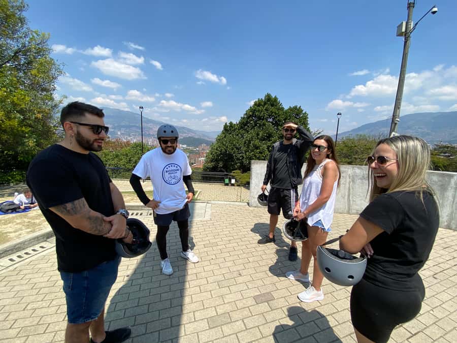 E-Bike City Tour Medellin with Local beer and Snacks - Starting at San Joaquin Church