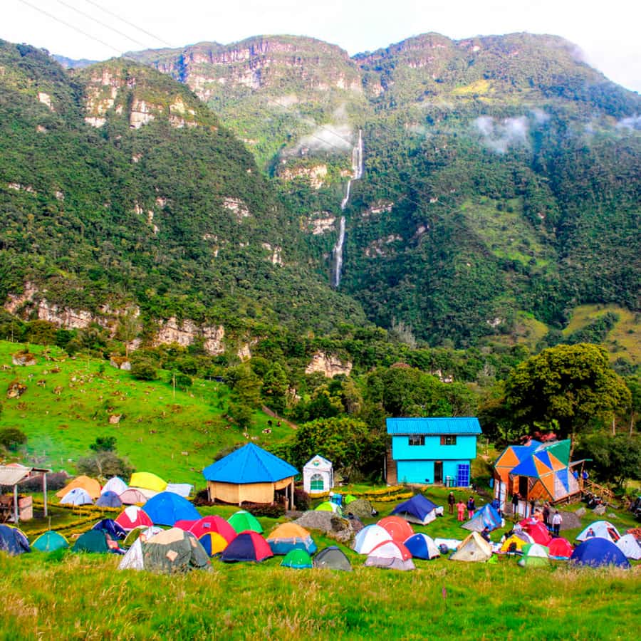 From Bogota: La Chorrera Waterfall Guided Hike - La Chorrera Park is more than one waterfall