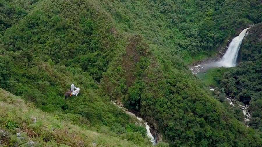 From Medellín: Dream Hammocks, Zipline, & Waterfall Day Trip - The final zipline and walk back