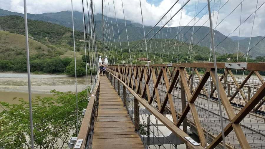 From Medellín: Private Santa Fe de Antioquia Tour - The Cauca River and the 30-minute gondola stop
