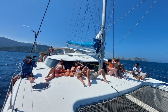 Full-Day Catamaran Tour through Tayrona - Five hours at Bahía Concha or Gayraca