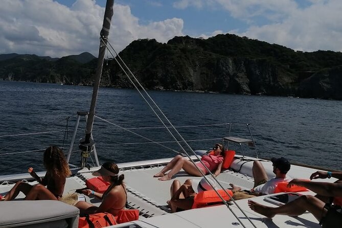 Full-Day Catamaran Tour through Tayrona - Snorkeling, paddleboarding, and marine life
