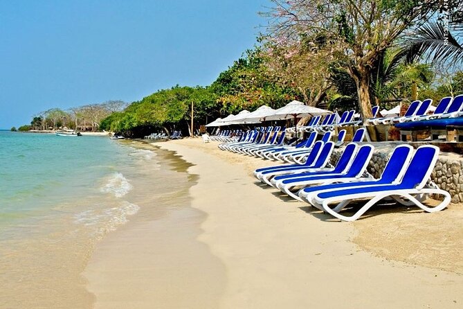 Full day Isla del Encanto - Rosario Islands - What your day at Isla del Encanto looks like