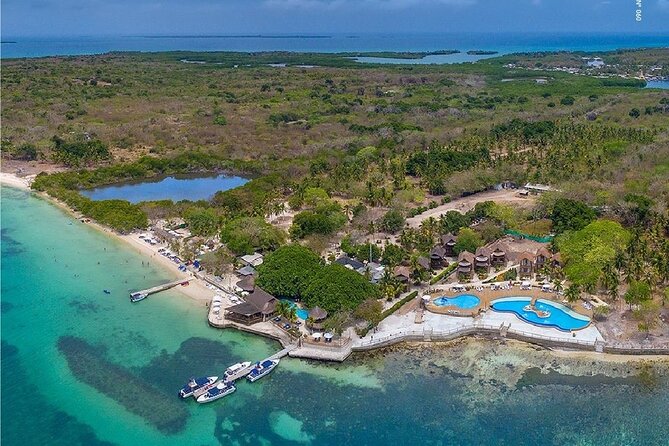 Full day Isla del Encanto - Rosario Islands - Beach time, pool time, and kayaking