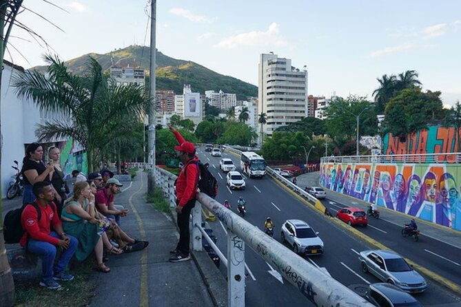 Historical Shared Tour Salsa, Graffiti & Resistance in Cali - La Curva del Boulevard and the first food decision