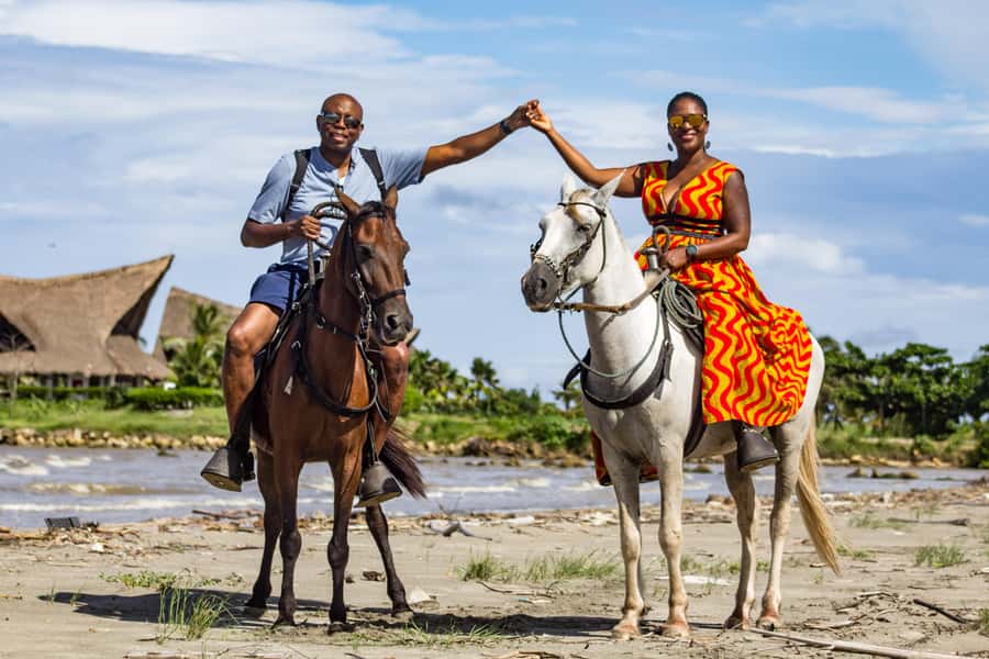 HORSE TOUR IN CARTAGENA BEACH - What the one-hour beach ride is like