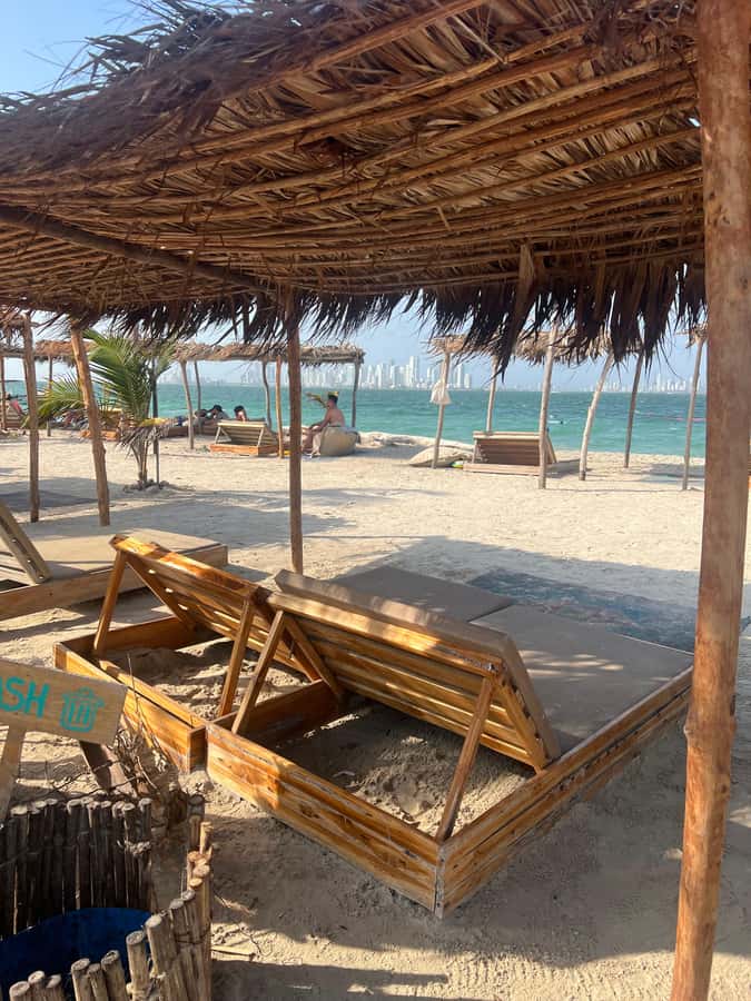 Isla Tierra Bomba beach club: Day Pass with typical food - Is this Tierra Bomba day pass worth booking?