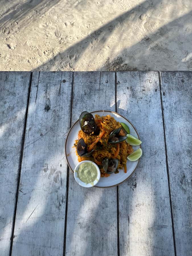 Isla Tierra Bomba beach club: Day Pass with typical food - Who will enjoy this day most