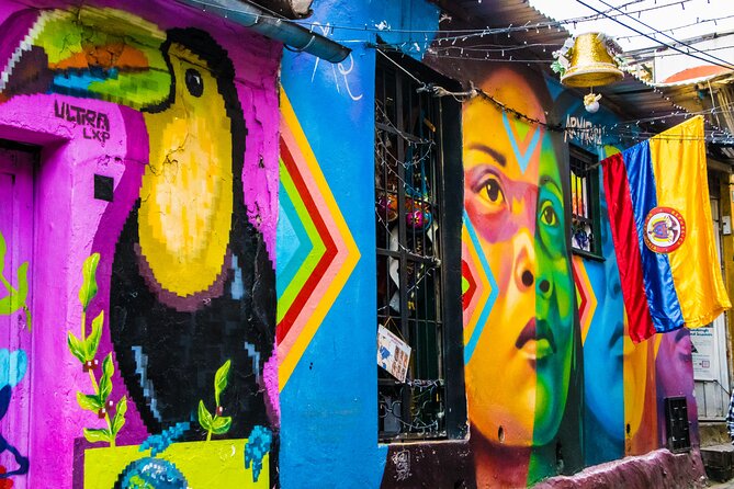La Candelaria Walking Private Tour (3 Hrs.) - Famous buildings and details you could miss