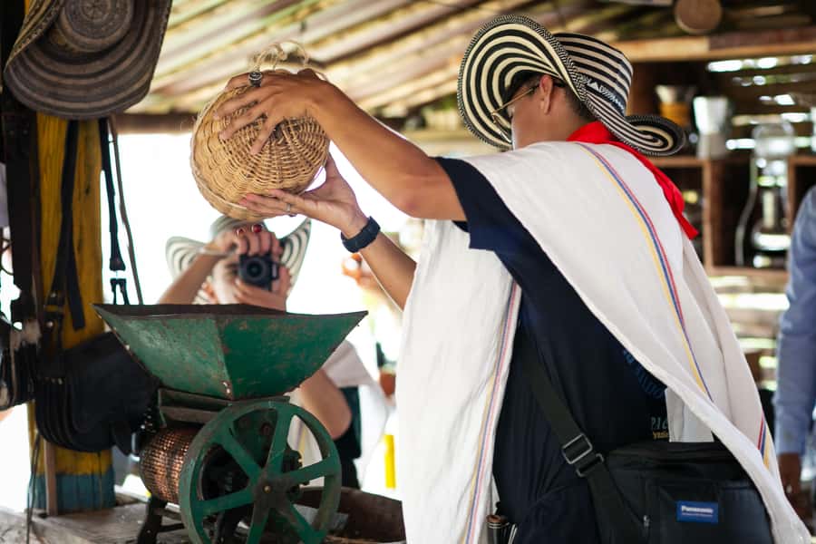 Medellin: Coffee Tour, Horseback Arrival, and Sugar Cane - Key points at a glance