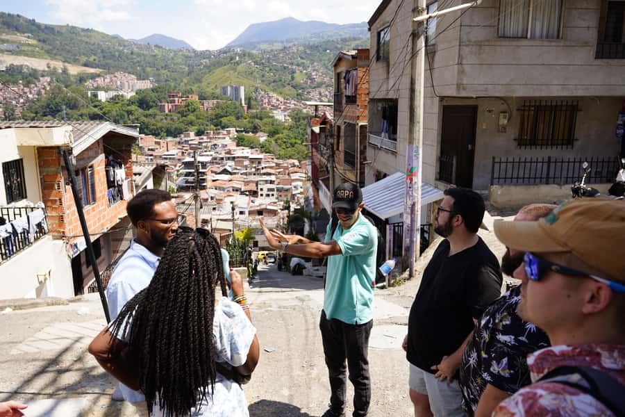 Medellín: Comuna 13 and Graffiti Guided Tour with a Local - The quieter alleys reveal another side