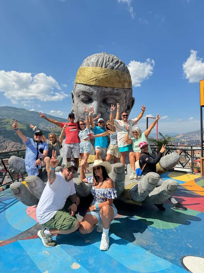Medellín: Comuna 13 and Graffiti Guided Tour with a Local - Starting at San Javier and entering the neighborhood