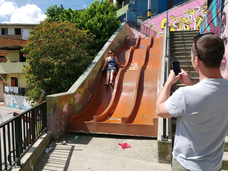 Medellín: Comuna 13, Cable Cars and Botero Statues Tour - Tips for getting the best four hours