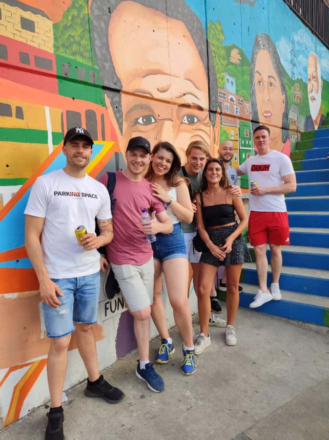 Medellín: Comuna 13 District Tour with Cable Car Ride - The short bus ride into Comuna 13