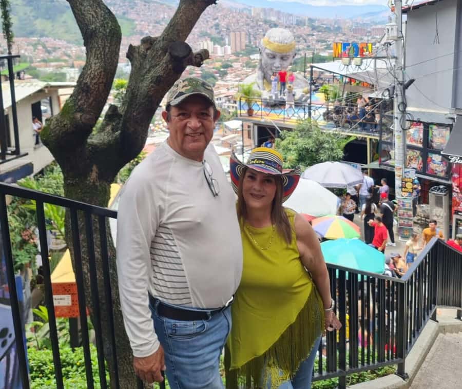Medellín: Comuna 13 District Tour with Cable Car Ride - The library and the wider story of change