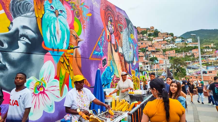 Medellin: Comuna 13 Graffiti Tour, Cable Car & Street Food - Practical advice before you go