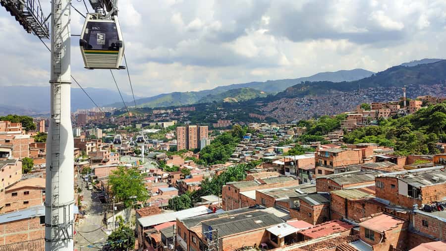 Medellin: Comuna 13 Graffiti Tour, Cable Car & Street Food - Stairs and views in the upper neighborhood