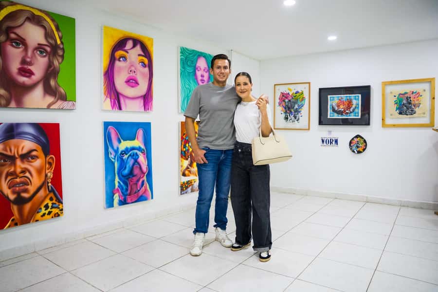 Medellín: Comuna 13 Tour with Snacks And Your Own Graffiti - Starting at Graden Coffe and finding your pace