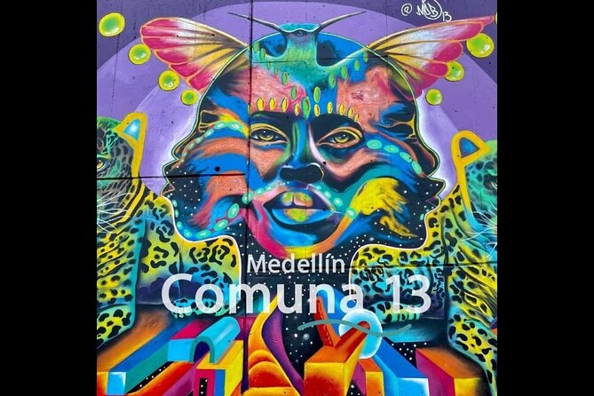Medellín: Comuna 13 Tour with Spray Painting and ice cream - Murals, galleries, and stories along the route