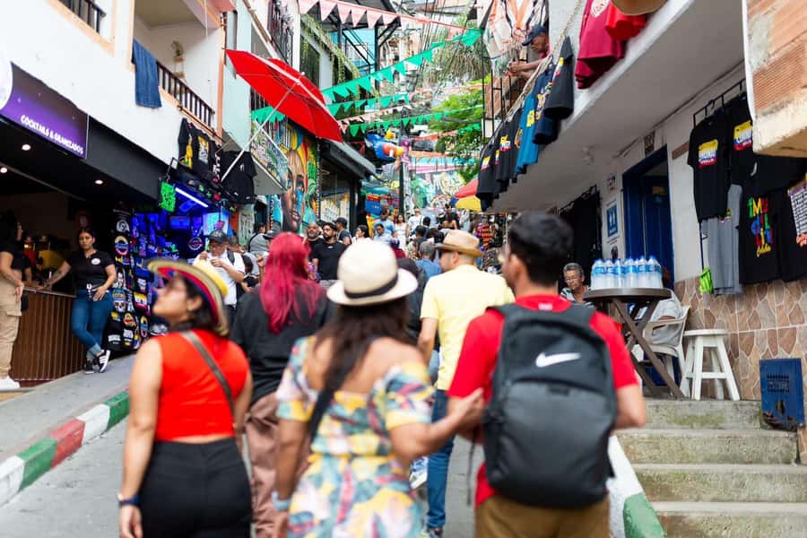 Medellin: Full Day Guided City Highlights Tour - Is the seven-and-a-half-hour pace right for you?