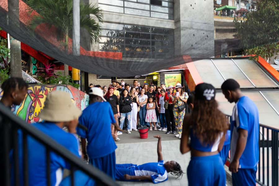 Medellin: Full Day Guided City Highlights Tour - A full-day introduction to Medellín