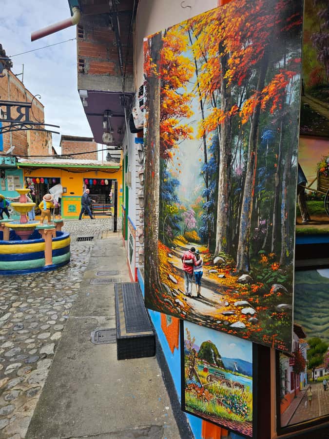 Medellin: Guatape, El Peñol Coffee Farm Private Tour & Fruit - Lunch is separate, but it can be a useful local choice