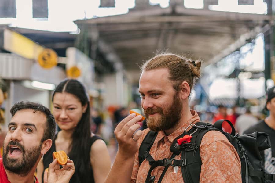 Medellín: Guided Exotic Fruits Tour - What the guide adds to each fruit