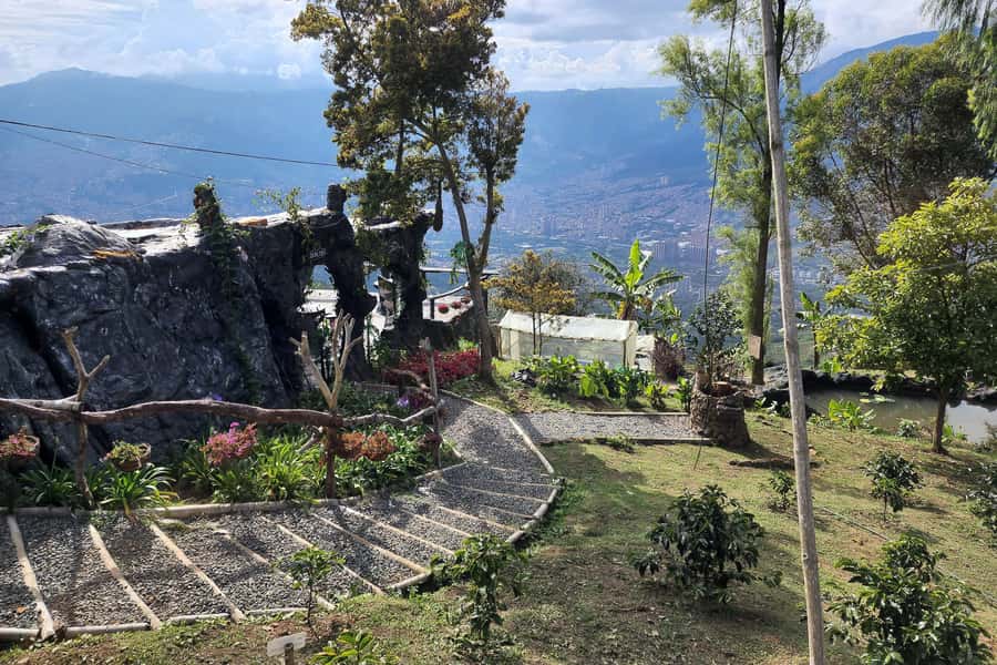 Medellin: Horseback Riding Coffee Farm Tour with Coffee Spa - Who should book this Antioquia coffee tour?
