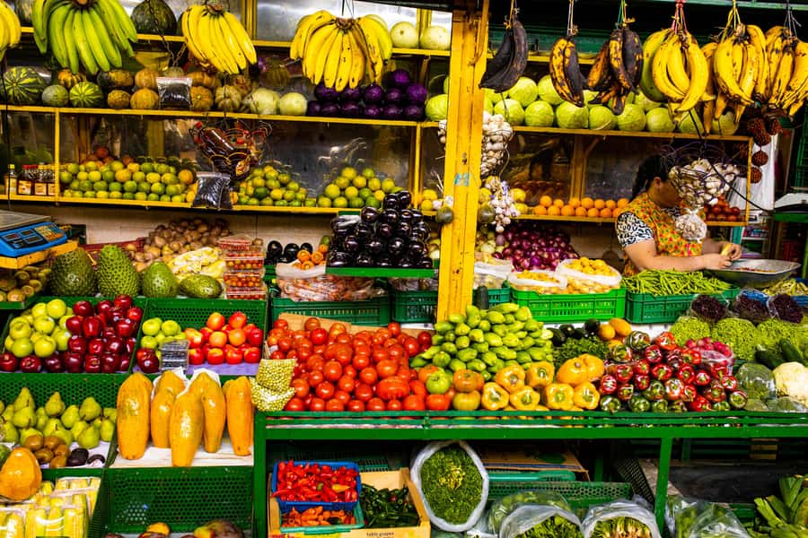 Medellín Multi-sensory Tour in the market, +15 Exotic Fruits - What the Medellín fruit market tour is really like