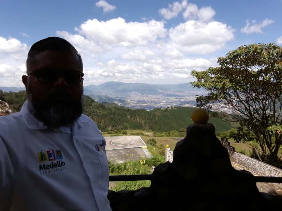 Medellin Pablo Escobar Tour - Which guide style suits you best