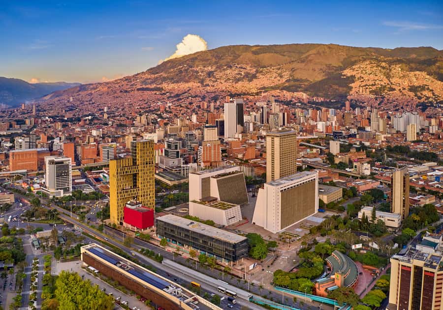 Medellín: Private City Tour with Metrocable and Comuna 13 - Why this private Medellín tour works as a first look at the city