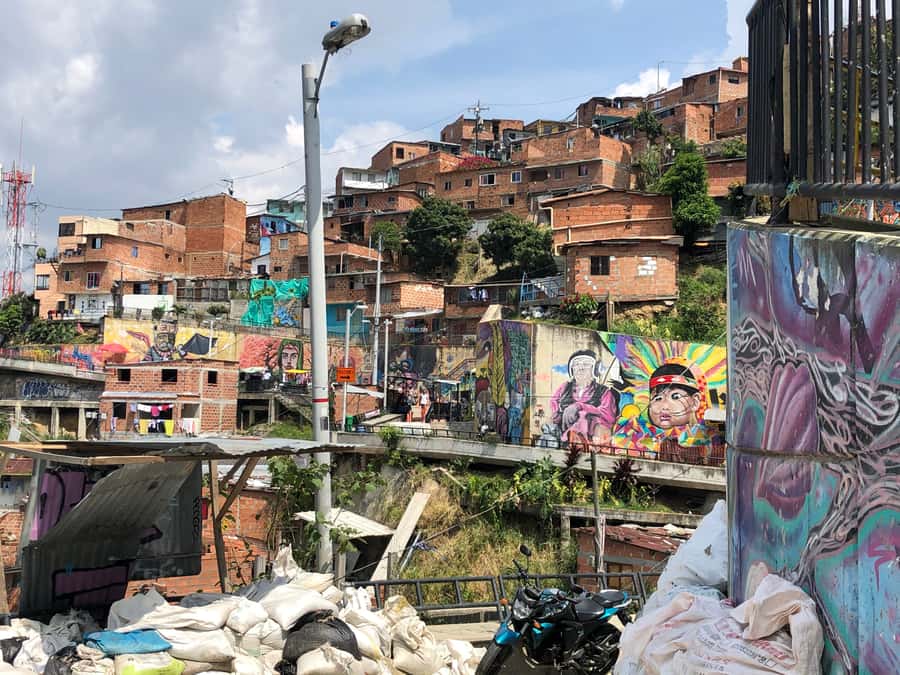 Medellín: Private Comuna 13 Street Art Tour - Language, pace, and guide quality
