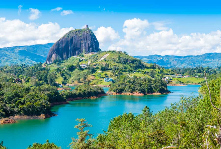 Medellín: Private Guatapé Tour w/ Breakfast, Lunch & Cruise - Breakfast near the rock sets the day’s pace