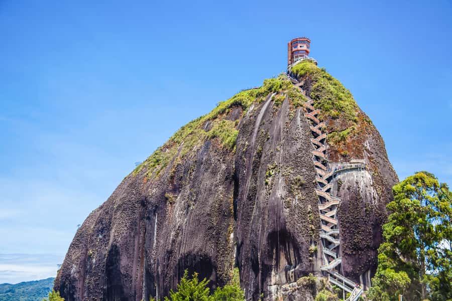 Medellín: Private Guatapé with Peñol Tickets and Boat Ride - Climbing 740 steps on El Peñol
