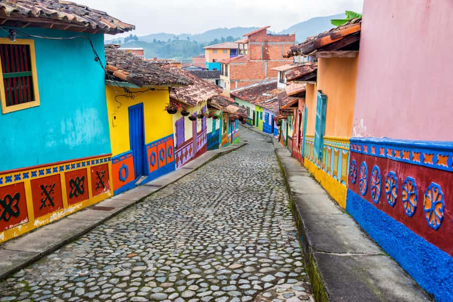 Medellín: Private Guatapé with Peñol Tickets and Boat Ride - The drive from Medellín to the Guatapé region