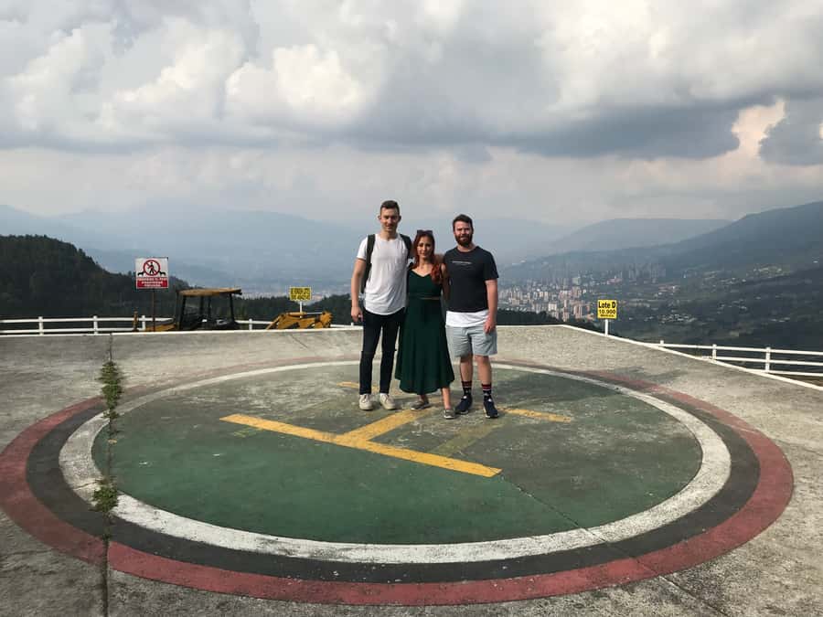 Medellín: Private Pablo Escobar Tour with Cable Car Ride - The Juan XXIII cable car ride brings Medellín into view