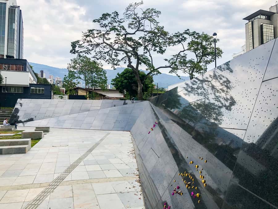 Medellín: The Real Pablo Escobar Tour - Should you book The Real Pablo Escobar Tour?