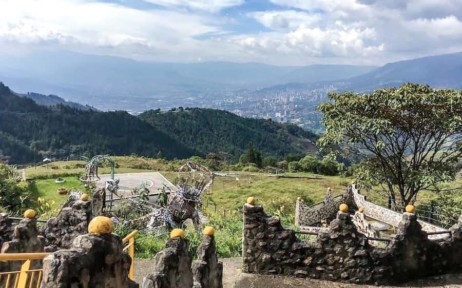 Medellín: The Real Pablo Escobar Tour - Montesacro Cemetery and the uneasy final stop