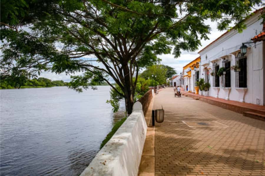 Mompox Caribbean Routes - The 6:00 AM departure and the road to Mompox