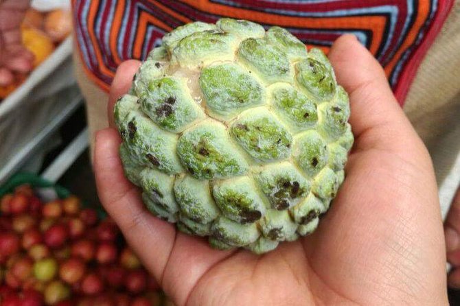 PALOQUEMAO MARKET FOOD TOUR. EXOTIC FRUIT. LOCAL SNACKS. /Min 2 pax - Why Paloquemao works so well for a food tour