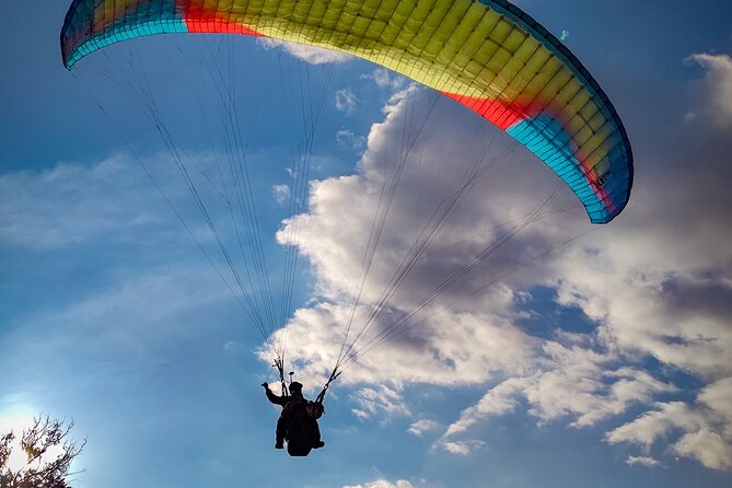 Paragliding flight in Medellin with expert pilots - Leaving Medellín for the Bello launch site
