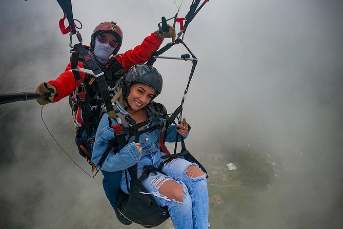 Paragliding flight in Medellin with expert pilots - Choosing between calm air and extra adrenaline