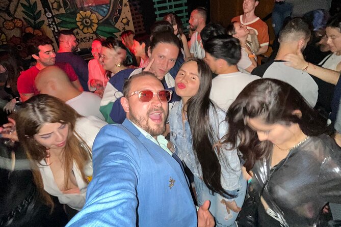 Party Crawl: 6 Nightclubs, DiscoTruck, AfterParty, 1h Openbar pub - The 3 a.m. decision: Yakuza afterparty